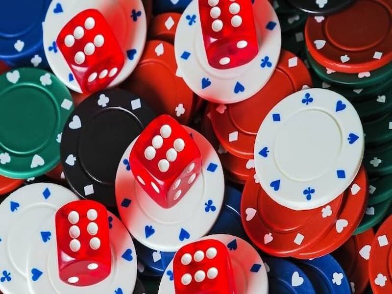 Xóc đĩa không còn xa lạ với người chơi tại casino ee88